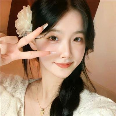 爆料51网 - 人气小花疑似整容失败，机场生图引发全网热议